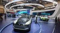 Tidak ketinggalan, PT Toyota-Astra Motor (TAM) memperkenalkan concept car BEV (Battery Electric Vehicle) Toyota FT-3e. (Liputan6.com/Angga Yuniar)