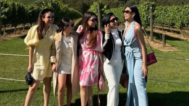 Gaya Kompak Jessica Mila Liburan Akhir Tahun Bareng Kakak Ipar dan Mertua di Australia