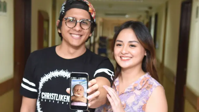 [Bintang] Joanna Alexandra dan Raditya Oloan Panggabean