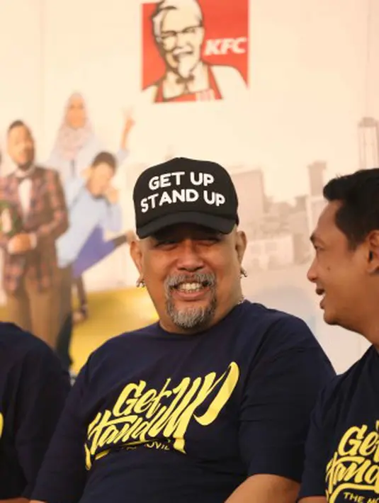Para komika ini menyajikan hal yang berbeda. Menurut Indro, stand up comedy menjadikan dunia lawak lebih berwarna. (Nurwahyunan/Bintang.com)