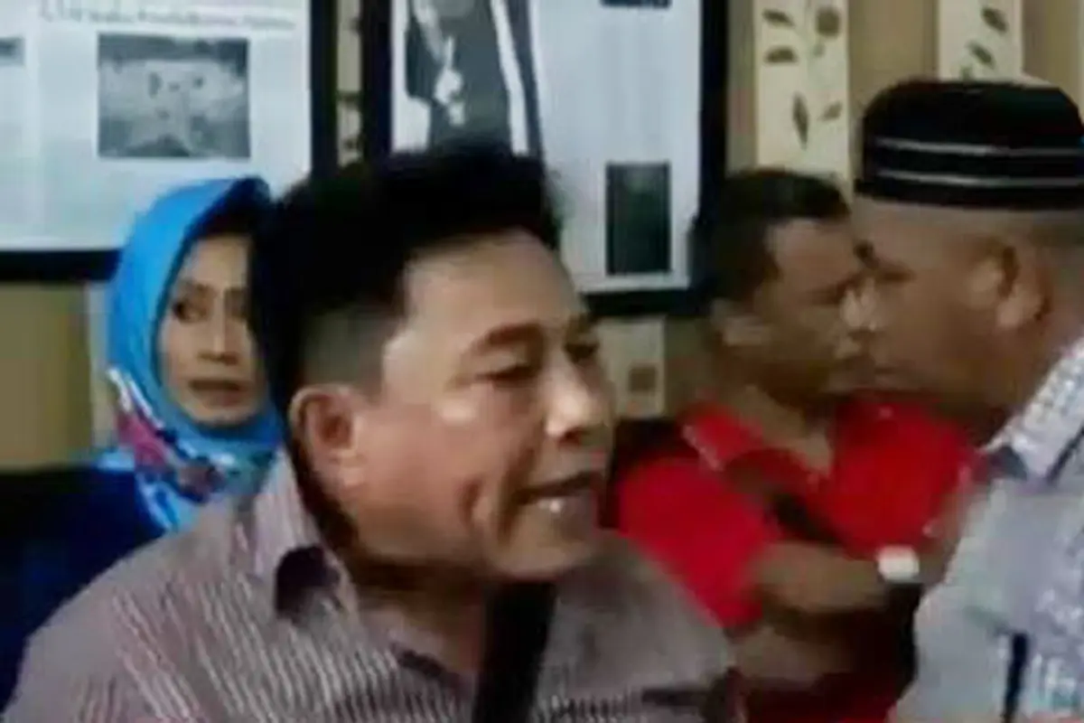 VIDEO: Gagal Umrah, Para Jemaah Ini Minta Seluruh Uang Kembali