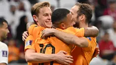 Barcelona menjadi salah satu klub penyumbang pemain terbanyak pada putaran final Piala Dunia 2022 dengan 17 pemain. Kini setelah memasuki babak perempatfinal, jumlah tersebut menyusut seiring tumbangnya beberapa negara unggulan yang banyak dihuni para pemain Barcelona, seperti Spanyol. Kini hanya tersisa 5 pemain asal Barcelona yang akan bertarung di babak perempatfinal, siapa saja? Yuk disimak uraiannya berikut ini. (AFP/Alberto Pizzoli)
