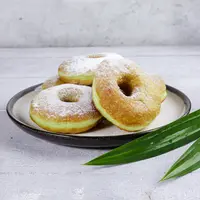 Ilustrasi donat pandan./Copyright shutterstock.com/g/sri+widyowati
