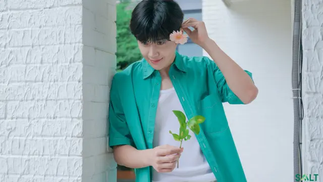 Yang Terakhir Ini Adalah Pose Manja Nan Genit Kim Seon Ho untuk Season's Greetings