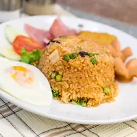 Cara membuat nasi goreng yang menggugah selera. /copyright Freepik/topntp26