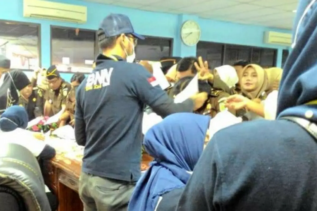 BNN Riau tes urine jaksa dan pegawai Kejaksaan Tinggi Riau serta Kejaksaan Negeri Pekanbaru.