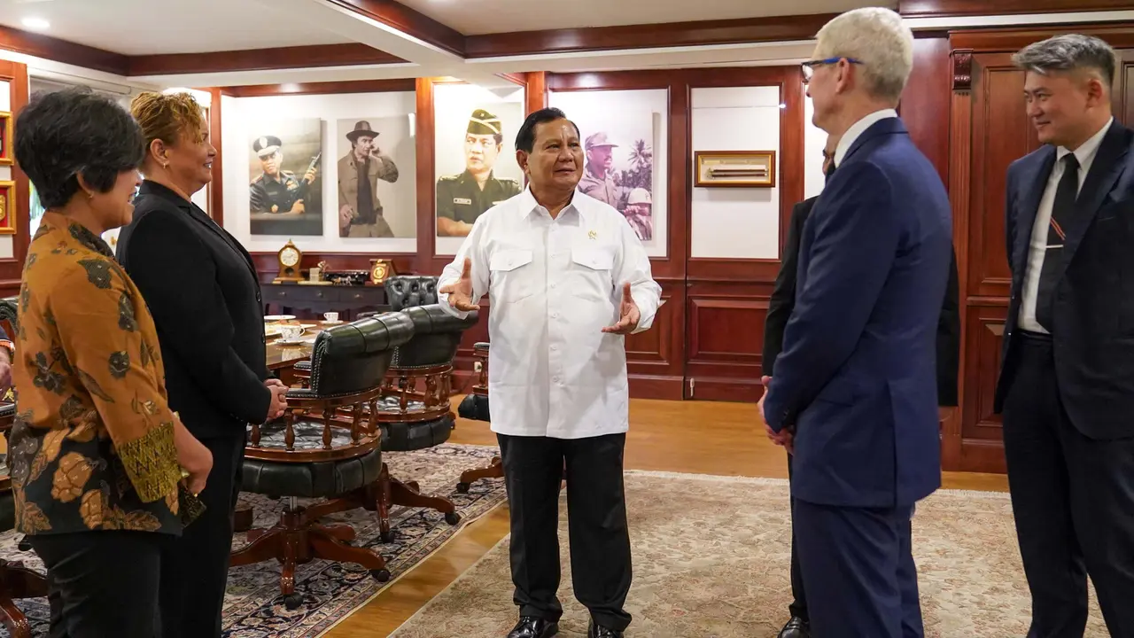 CEO Apple Tim Cook Temui Prabowo Subianto di Kemenhan