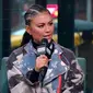 Agnez Mo melontarkan pernyataan kontroversial saat tampil di Build Series pada 22 November 2019. (dok. Youtube Build Series/Dinny Mutiah)