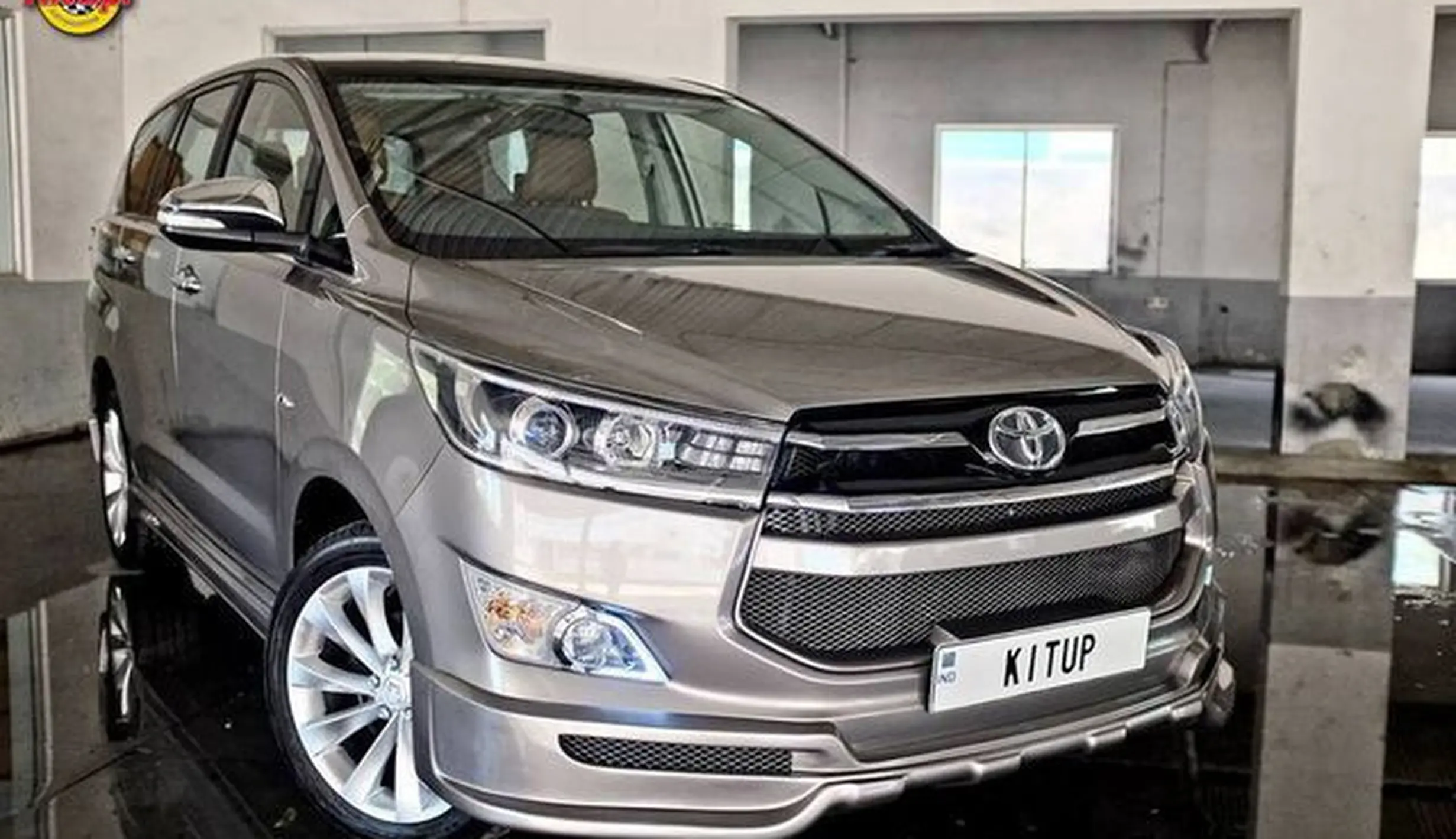 Toyota Innova Crysta Upgrade Penampilan dengan Aero Kit Galeri