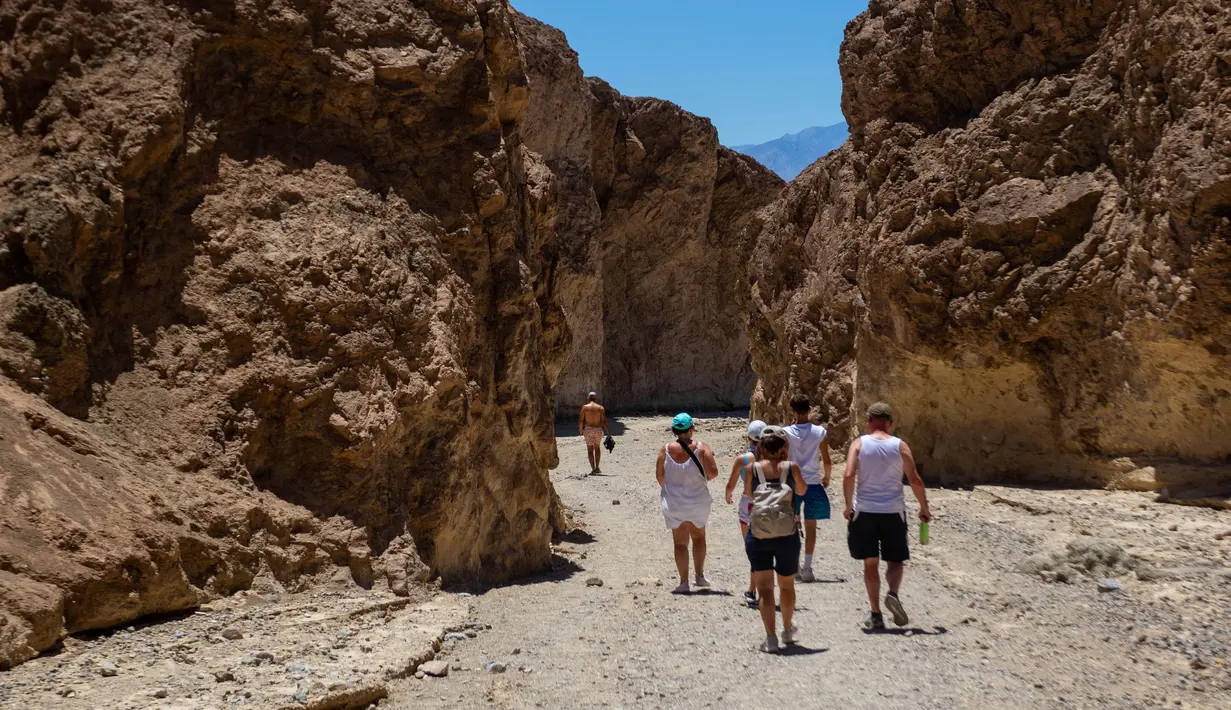 Daya tarik Death Valley tak cuma pemandangannya. Beberapa tahun lalu, lembah ini jadi tempat terpanas di dunia. (AP Photo/Ty ONeil)
