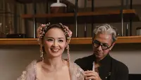 Joanna Alexandra Tampil Memukau Bak Taman Bunga dengan Gaun Pengantin Pink Didiet Maulana