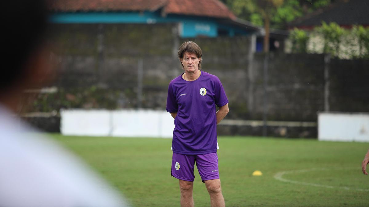 BRI Liga 1: Pieter Huistra Beberkan Program Latihan PSS Sleman selama Bulan Ramadan