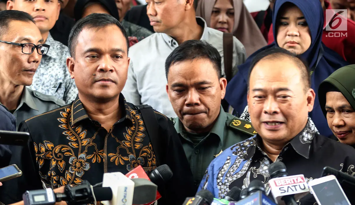 Jaksa penuntut umum (JPU) memberi keterangan terkait sidang permohonan praperadilan tersangka kepemilikan senjata ilegal Kivlan Zen di PN Jakarta Selatan, Selasa (30/7/2019). Hakim PN Jakarta Selatan menilai penetapan tersangka Kivlan Zen sudah sesuai prosedur. (Liputan6.com/JohanTallo)