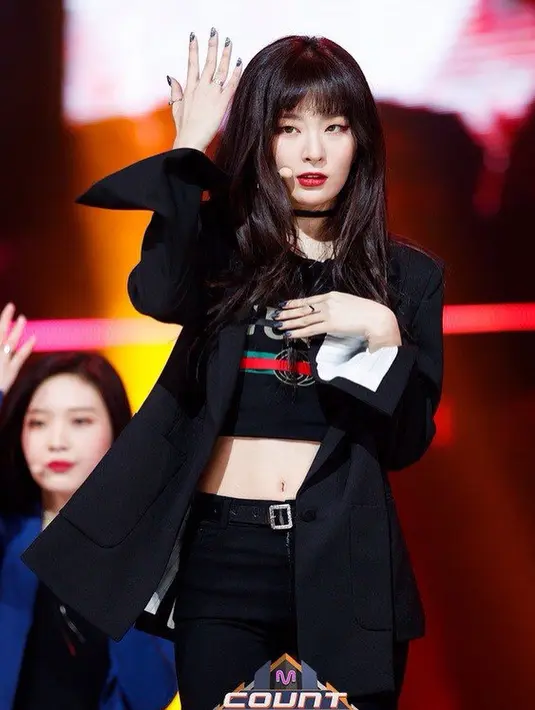 "Saat jadi trainee, aku merasa jika semua orang sangat cantik dan berbakat. Mereka punya aura yang kuat dan mereka terlihat seperti Super Junior dan SNSD," tuturnya. (Foto: instagram.com/seulgiredvelvet)