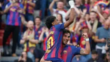 Pemain Barcelona Ferran Torres (kanan) merayakan gol bersama Lamine Yamal pada laga La Liga/Liga Spanyol antara Barcelona vs Espanyol di Barcelona, Spanyol, Sabtu, 11 April 2026. (AP Photo/Joan Monfort)