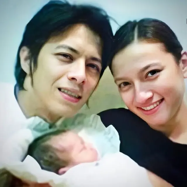 5 Foto Jadul Ariel Noah Bersama Alleia Saat Masih Balita