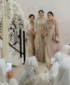 Erina Gudono dan 2 saudarinya Nadya-Shania Gudono saat acara Semaan Al-Qur’an [@morden.co]