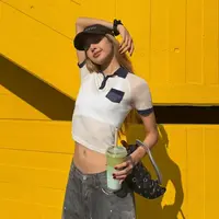 Tas model cabai Lisa Blackpink yang unik. [@lalalalisa_m]