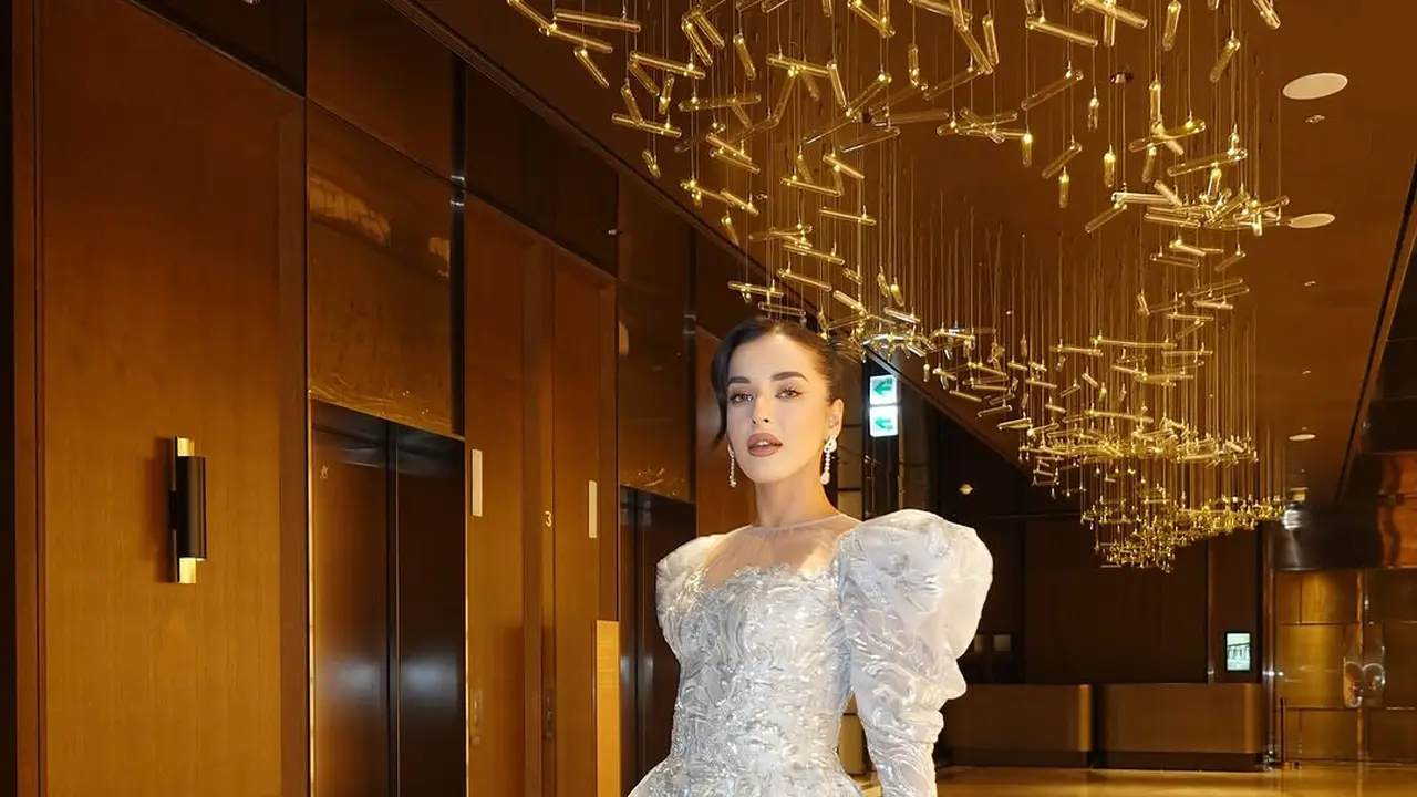 Potret Tasya Farasya bak Princess dalam Balutan Gaun Icy Blue Berkilau