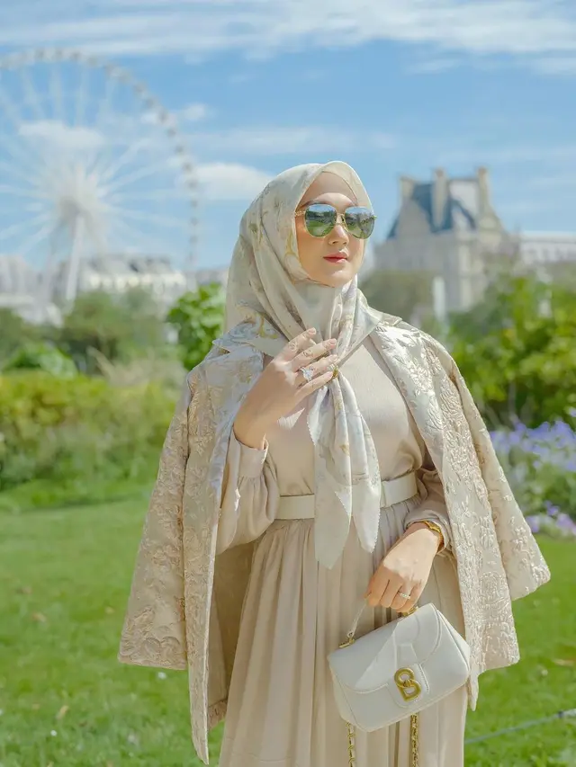 Top 3 Islami: Gamis Kondangan Tren 2025, Model Gaun Kekinian ala Dian Pelangi hingga Inas Rana