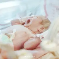 Anak pertama Lee Jeong Hoon dan Moa Aeim diberi nama Kimora Hazel Amber Lee. (Foto: instagram.com/wedding_and_indo)