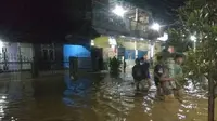 Banjir di wilayah Desa Kayen, Kecamatan Kayen, Pati, Senin malam (6/1/2020). (Liputan6.com/ Dok BPBD Pati/ Ahmad Adirin)