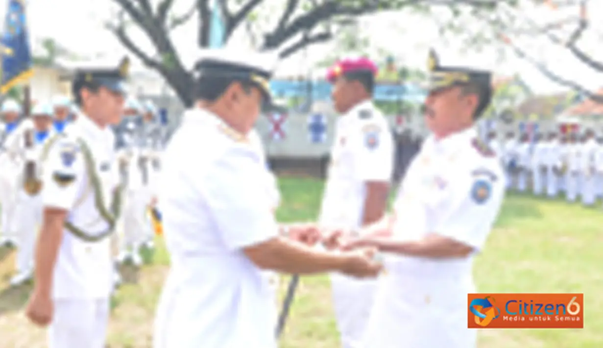 Citizen6, Surabaya: Serah terima jabatan dilingkungan organisasi TNI AL, khususnya di Kodikopsla Kobangdikal, merupakan suatu proses yang berkembang secara dinamis sesuai dengan tuntutan pembinaan personel dan tantangan tugas kedepan. (Pengirim: Penkobang