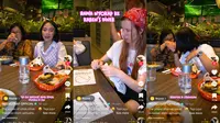 YouTuber Mgdalenaf bersama sang ibunda mengunjungi Karen's Diner Jakarta. (Dok: TikTok @mgdalenafofficial)