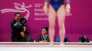 <p>Ekspresi pesenam Amerika Serikat, Leanne Wong saat menunggu hasil akhir kategori All-Around putri Kejuaraan Dunia Gimnastik 2025 di Indonesia Arena, Senayan, Jakarta, Kamis (23/10/2025). (Bola.com/Bagaskara Lazuardi)</p>