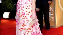 Sedang hamil di taun 2014, Drew Barrumore tetap tampil seksi dengan gaun bertemakan Valentine di Golden Globes. (Kevork Djansezian/NBC via Getty Images/USMagazine)