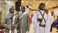 Cerita di Balik Suara Merdu Pelantun Selawat yang Sambut Jemaah Haji Indonesia dengan Hangat