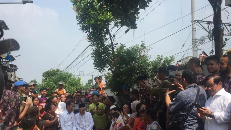 Konferensi pers Jokowi dan Ma'ruf di Kampung Deret, Johar Baru, 21 Mei 2019 (Liputan6/Lisza Engeham)