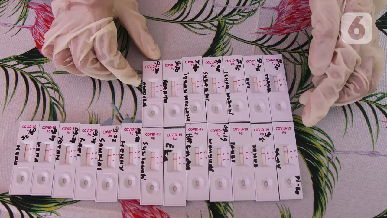 Warga Pamulang Datangi Posko Swab Antigen Gratis di Polsek