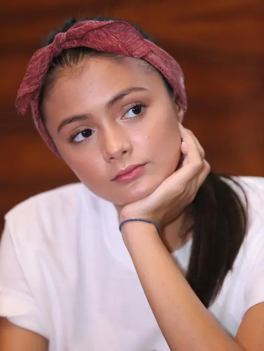 Demi karakter Ayla, ia juga mencoba menghilangkan karakter aslinya dan mencoba menjadi Ayla. Selain itu, juga banyak melakukan konsultasi dengan para sineas lain. (Adrian Putra/ Bintang.com)