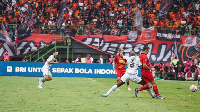 Pertandingan BRI Liga 1 antara Persija melawan Persib