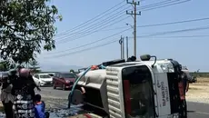 Mobil Damkar Terguling dan Petugas Terlempar Saat ke Lokasi Kebakaran
