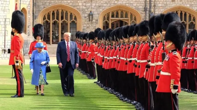 Ratu Elizabeth tetap menemui Trump meski sosok presiden AS ini amat kontroversional. (instagram.com/theroyalfamily)