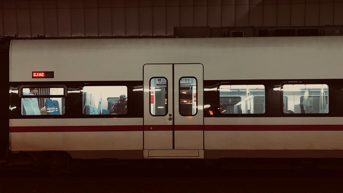 Kekurangan Tenaga Kerja di Sektor Perkeretaapian, Negara Ini Turunkan Batas Usia Masinis