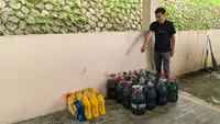Akal Bulus Penimbun BBM di Sukabumi: Pelaku Angkut 272 Liter Pertalite Pakai Galon Air Mineral