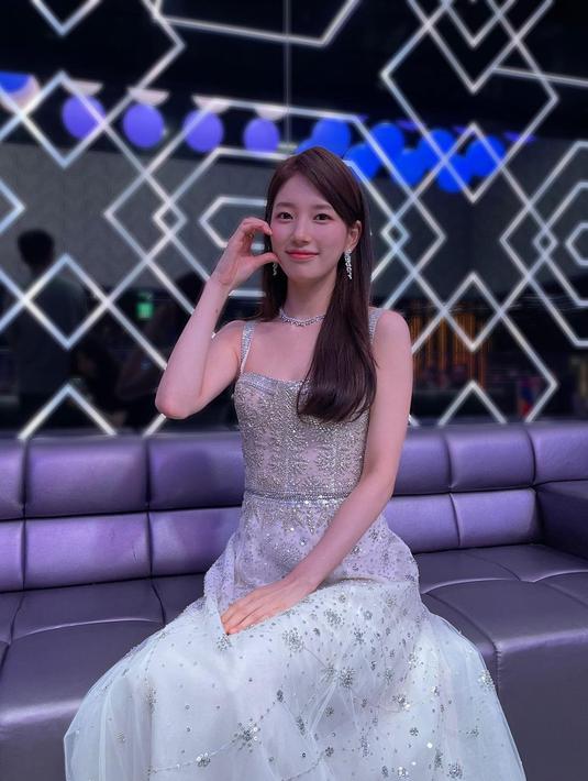 <p>Tak lupa dia juga berterima kasih pada pihak agensi yang menaunginya. "Saya akan menganggap ini sebagai penghargaan yang saya terima atas nama kalian." (Foto: Instagram/ management_soop)</p>