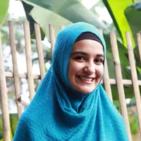 Karena masih menjadi ibu menyusui, Shireen pun kerap membawa anaknya ke lokasi syuting. (Wimbarsana/Bintang.com)