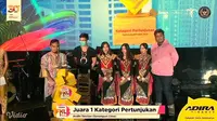 Juara 1 Kategori Pertunjukan, Serumpun Lima dari Balikpapan, Kalimantan Timur.