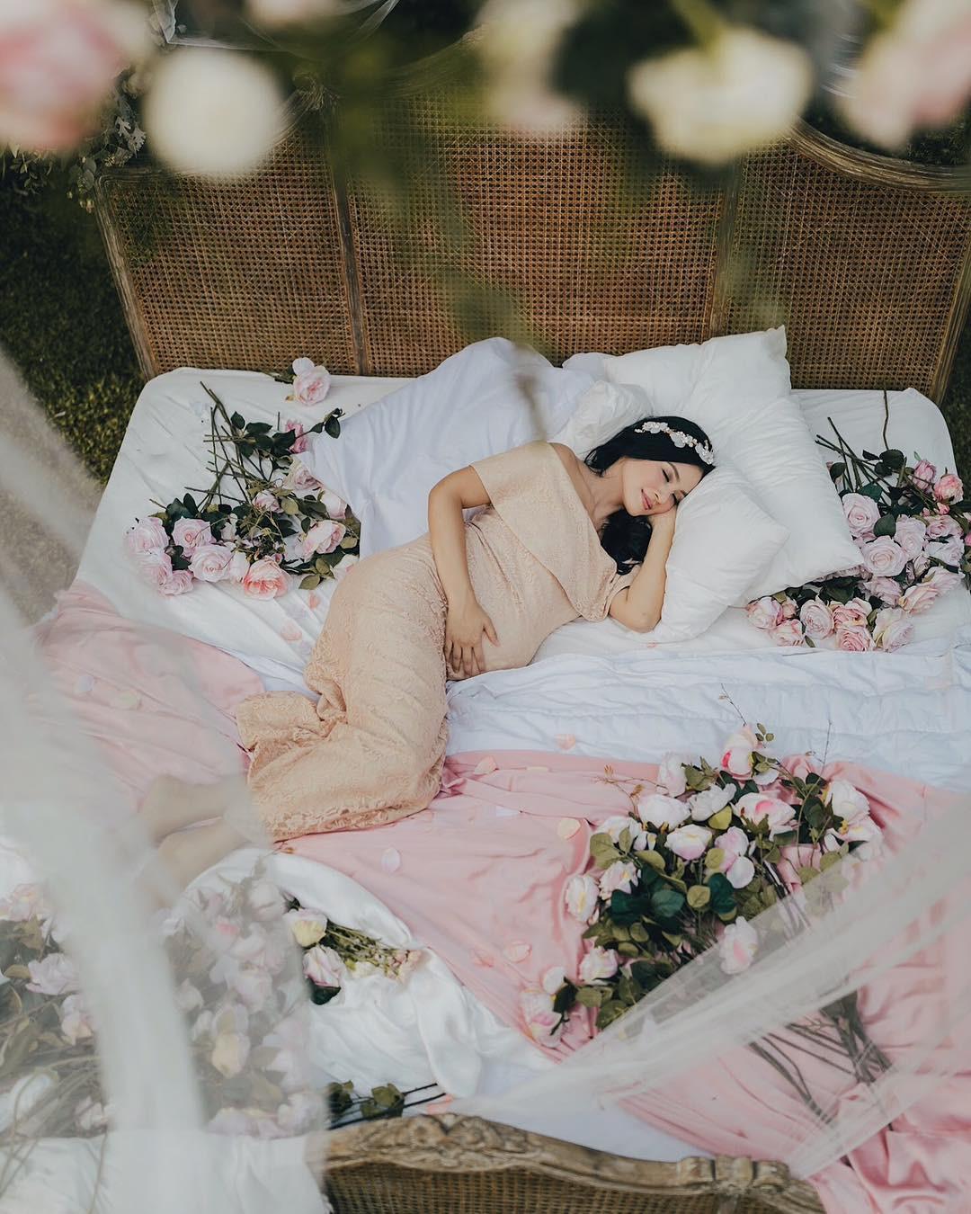 Titi Kamal - Maternity Shoot. (Sumber foto: titi_kamall/instagram)