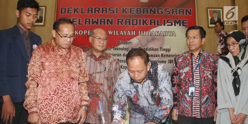 Menristek Dikti Bersama Pimpinan Perguruan Tinggi dan Mahasiswa Deklarasikan Anti Radikalisme