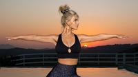 Jessica Simpson memamerkan potret saat sedang yoga (dok.Instagram/@jessicasimpson/https://www.instagram.com/p/CFsww_eHnZ7/Komarudin)