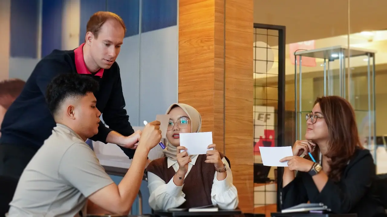 Meninjau Ulang Strategi Pendidikan Bahasa Inggris di Indonesia.  foto: istimew