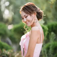 ilustrasi perempuan cantik/Pirat Pirat/Shutterstock