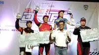 Alinka Hardianti (paling kanan/atas) sukses menjadi juara di kejurnas drift (istimewa)