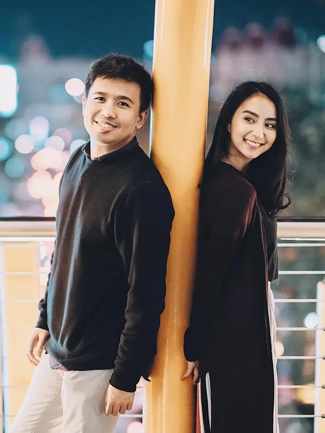 6 Momen Clairine Clay dan Joshua Herman Pakai Baju Senada, Selalu Kompak