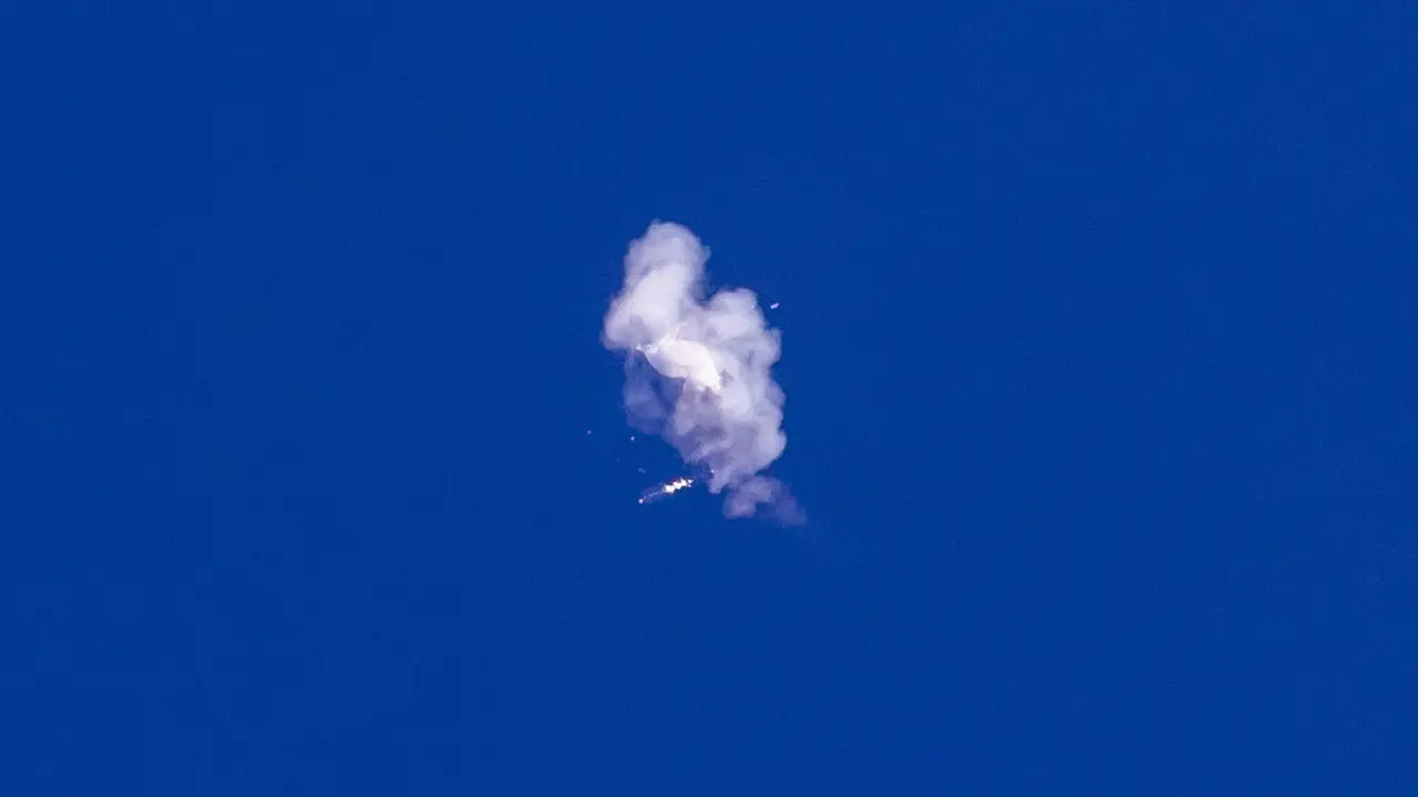 Amerika Serikat Tembak Jatuh Balon Mata-Mata China di Atas Samudra Atlantik
